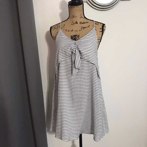 Dresses & Skirts - NWOT Light Blue & White Stripe Dress
